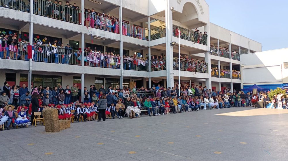 Muestra Folclórica por las Fiestas Patrias