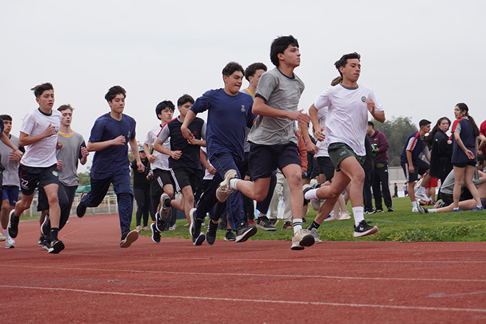 Nuestro colegio presente en jornada de Atletismo 7° Básico a IV Medio de las Olimpiadas BostonEduca