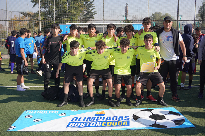 Nuestro colegio presente en el Futbolito Intermedia Varones de las Olimpiadas BostonEduca 2025