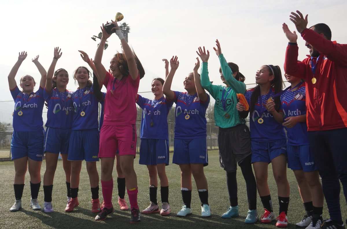 ¡Campeonas del Futbolito Intermedia Damas en las Olimpiadas BostonEduca 2025!