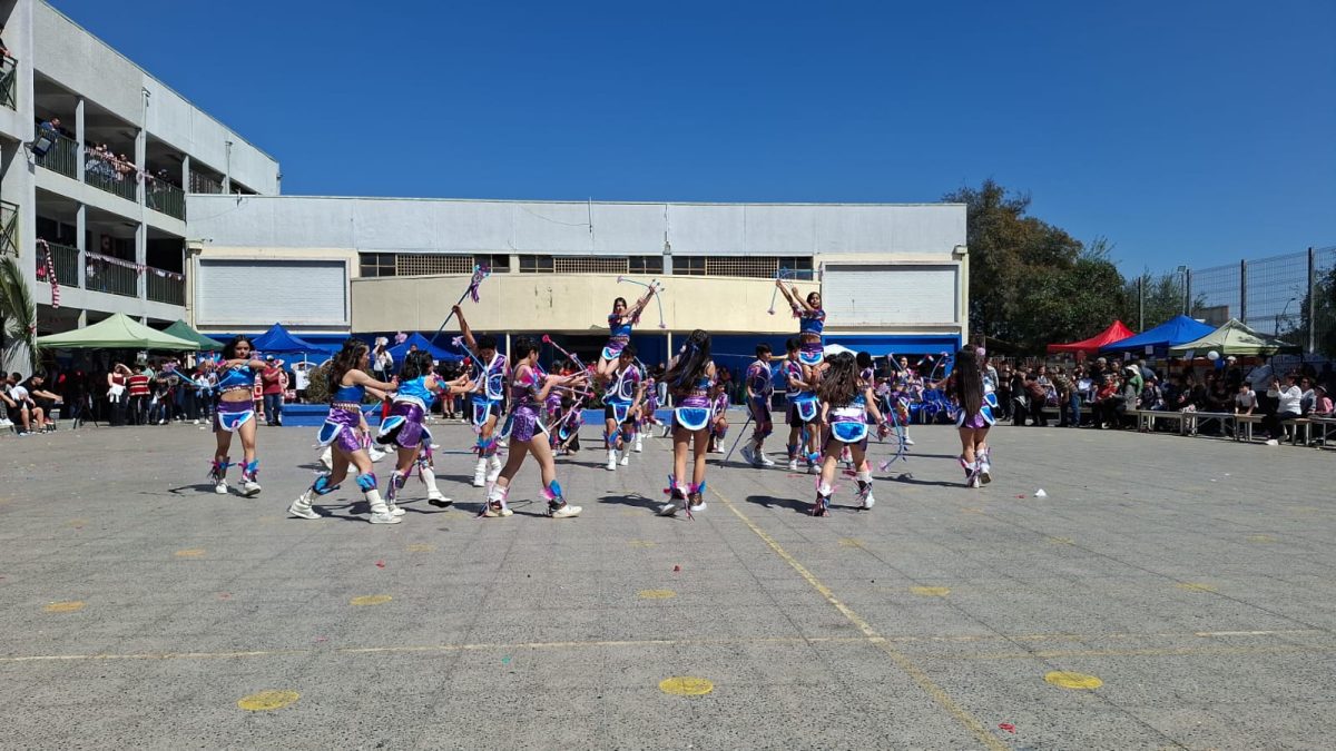 Muestra Folclórica por las Fiestas Patrias