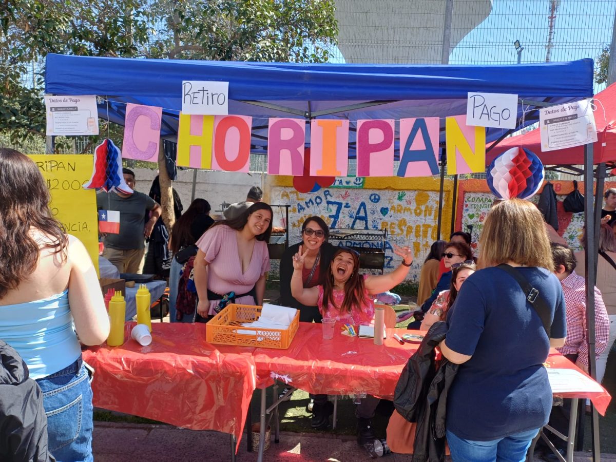 Muestra Folclórica por las Fiestas Patrias