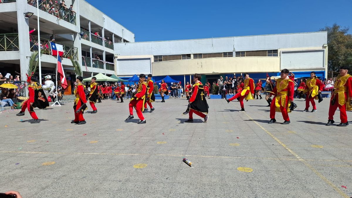 Muestra Folclórica por las Fiestas Patrias