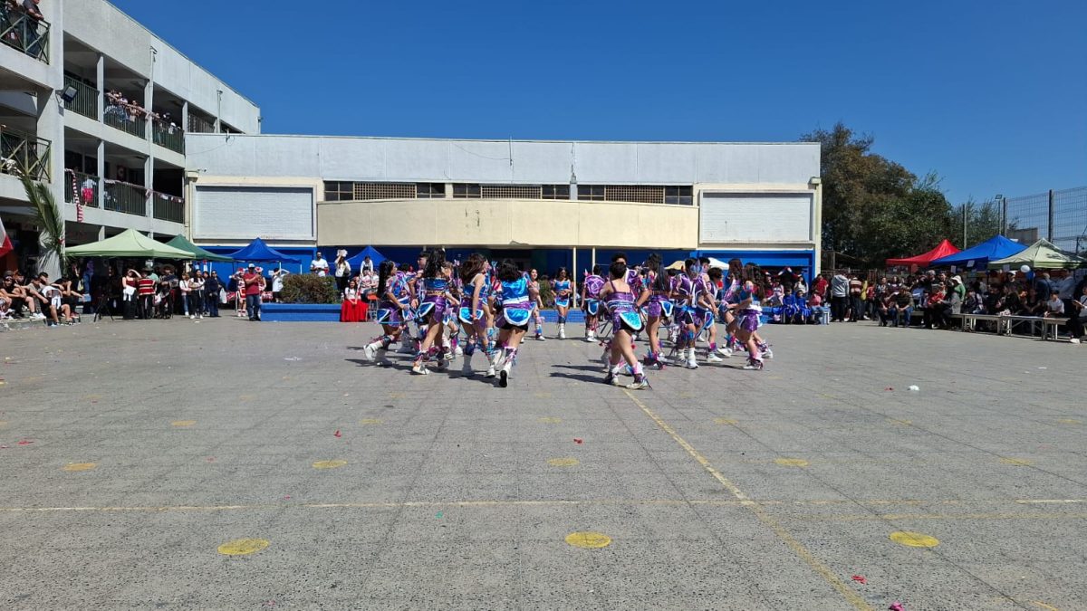 Muestra Folclórica por las Fiestas Patrias