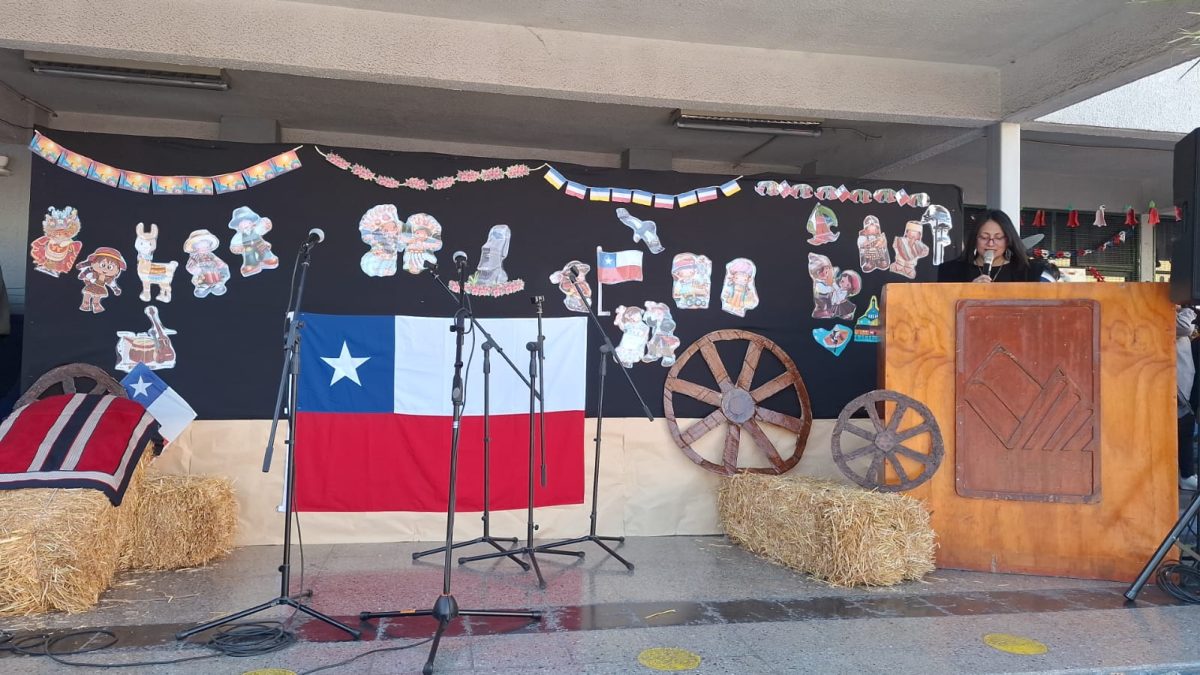 Muestra Folclórica por las Fiestas Patrias
