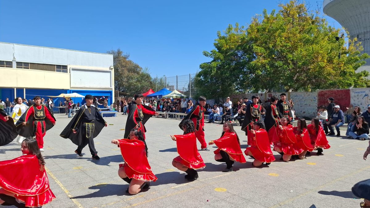 Muestra Folclórica por las Fiestas Patrias
