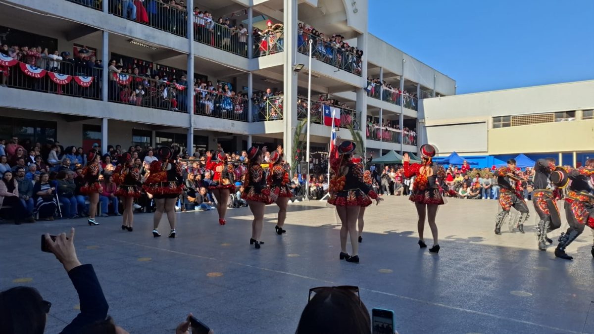 Muestra Folclórica por las Fiestas Patrias