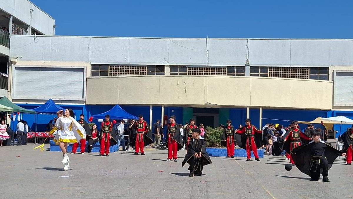 Muestra Folclórica por las Fiestas Patrias