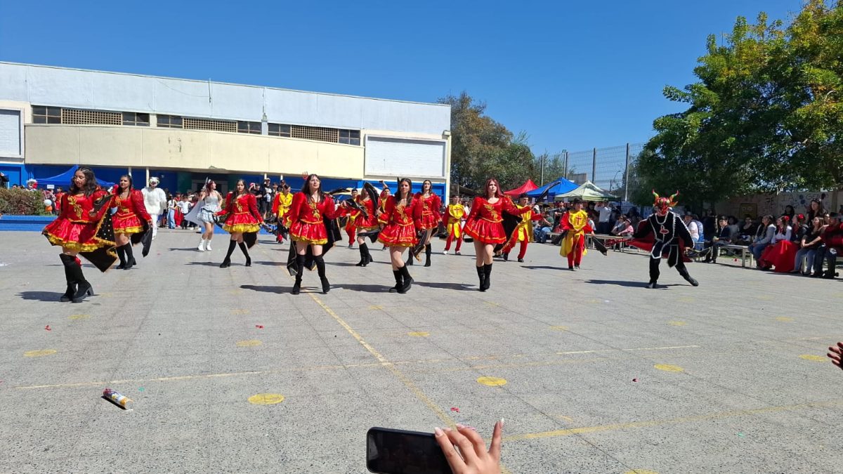 Muestra Folclórica por las Fiestas Patrias