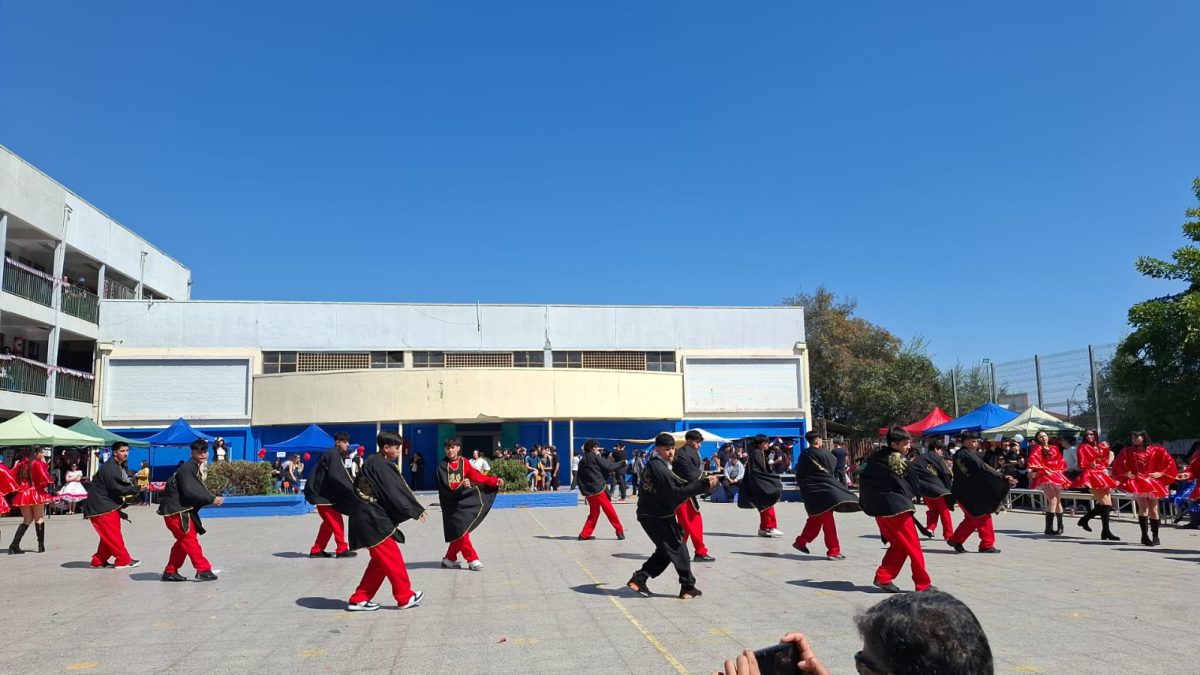 Muestra Folclórica por las Fiestas Patrias