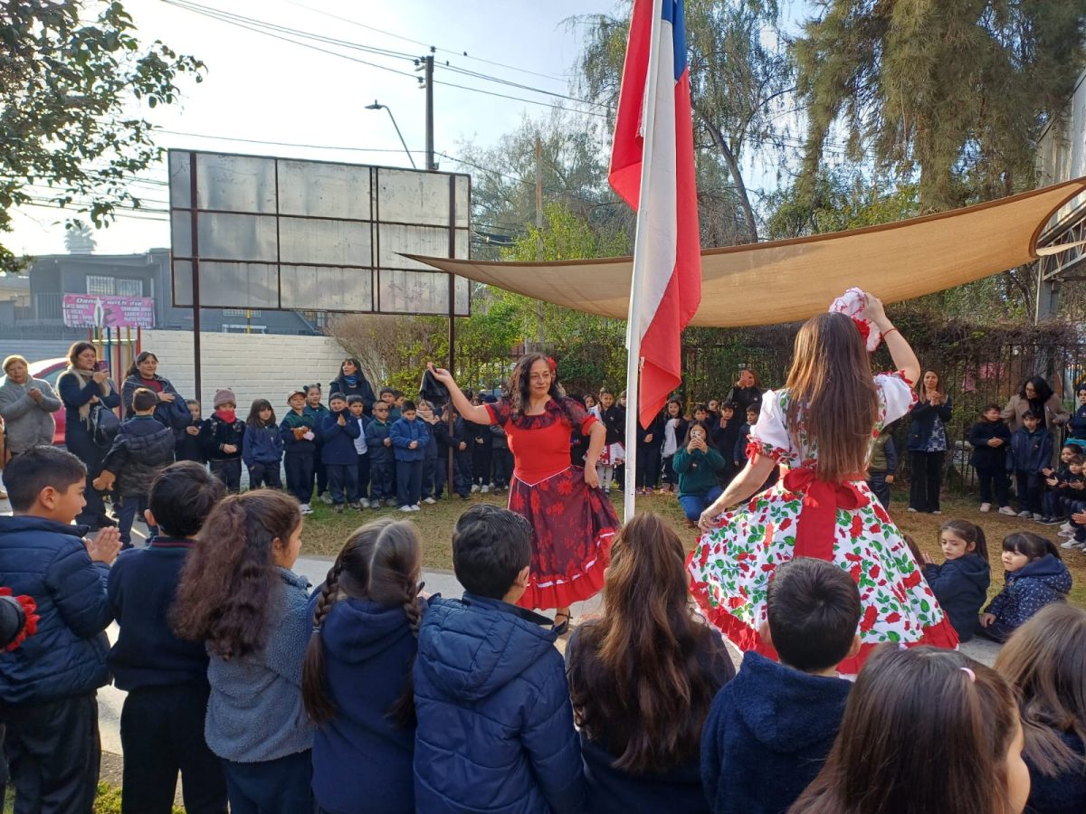 Bienvenida al Mes de la Patria