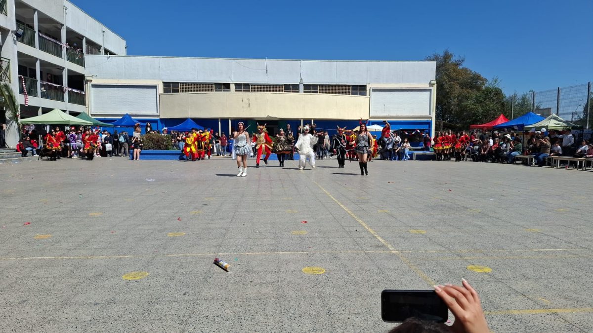 Muestra Folclórica por las Fiestas Patrias