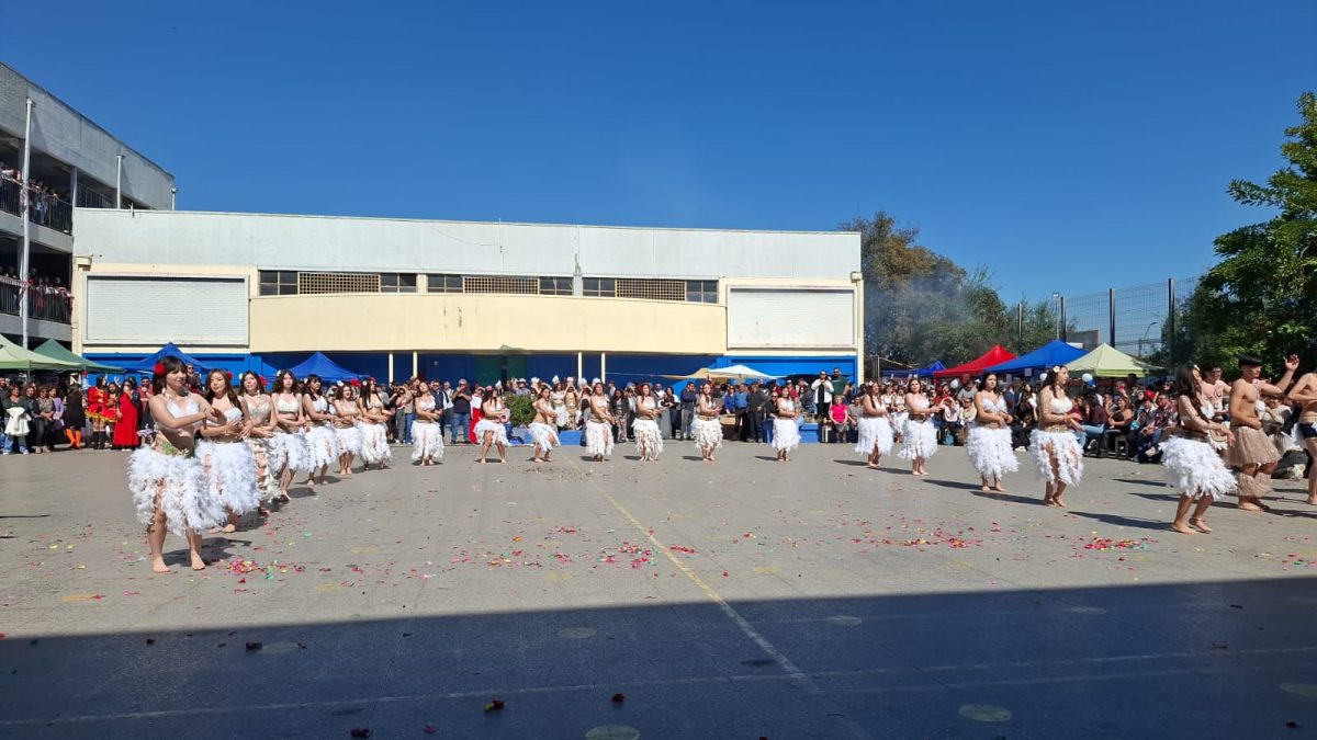 Muestra Folclórica por las Fiestas Patrias