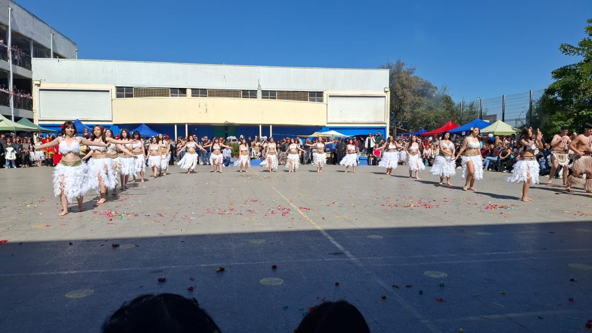 Muestra Folclórica por las Fiestas Patrias