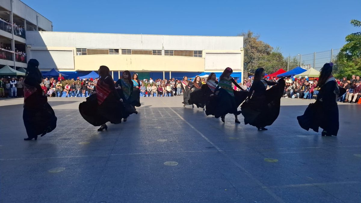 Muestra Folclórica por las Fiestas Patrias
