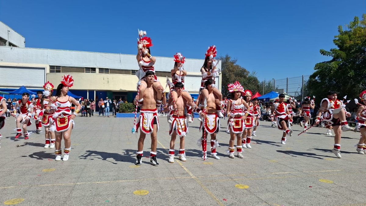 Muestra Folclórica por las Fiestas Patrias