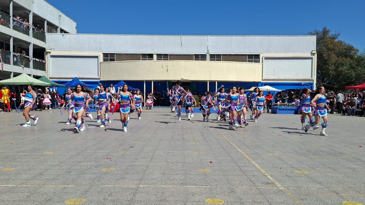 Muestra Folclórica por las Fiestas Patrias