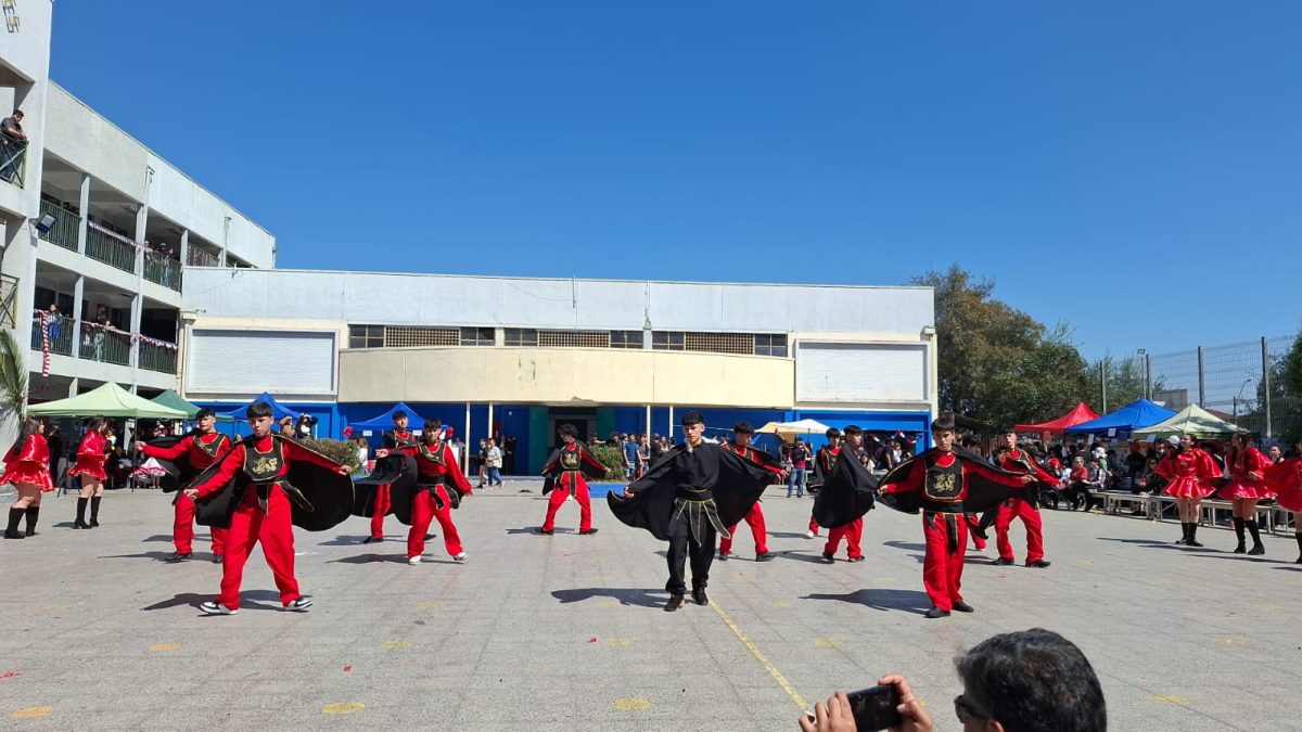 Muestra Folclórica por las Fiestas Patrias