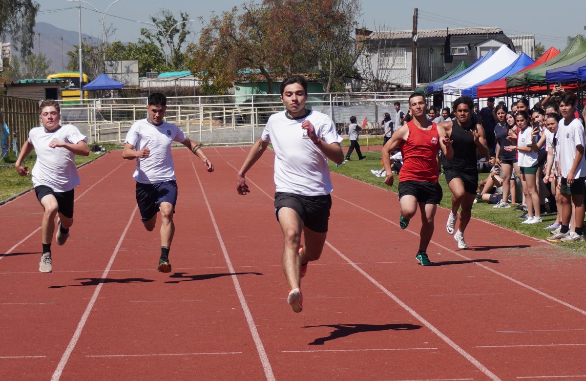 Con gran entusiasmo participamos en el torneo de Atletismo 7° Básico a IV Medio de las Olimpiadas BostonEduca 2025