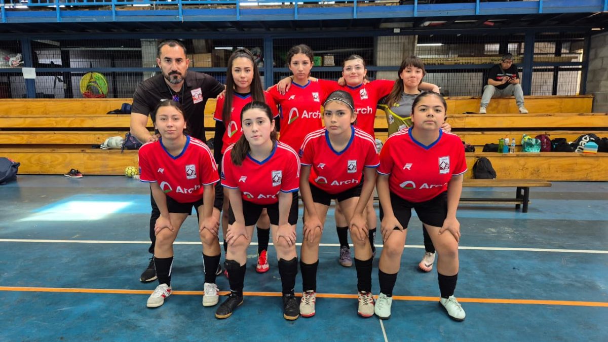 Nuestras estudiantes logran el 4° lugar en el Torneo Comunal de Futsal Femenino Sub 17