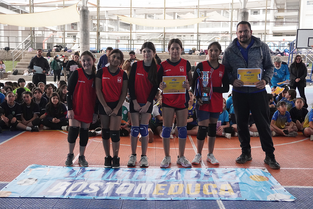 ¡Somos campeonas del Vóleibol Mini Damas en las Olimpiadas BostonEduca!