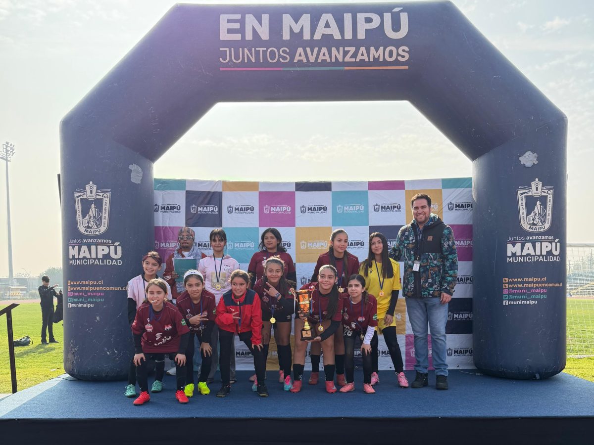 Colegio Los Alpes destaca en la Liga Deportiva Escolar de Maipú con dos títulos comunales