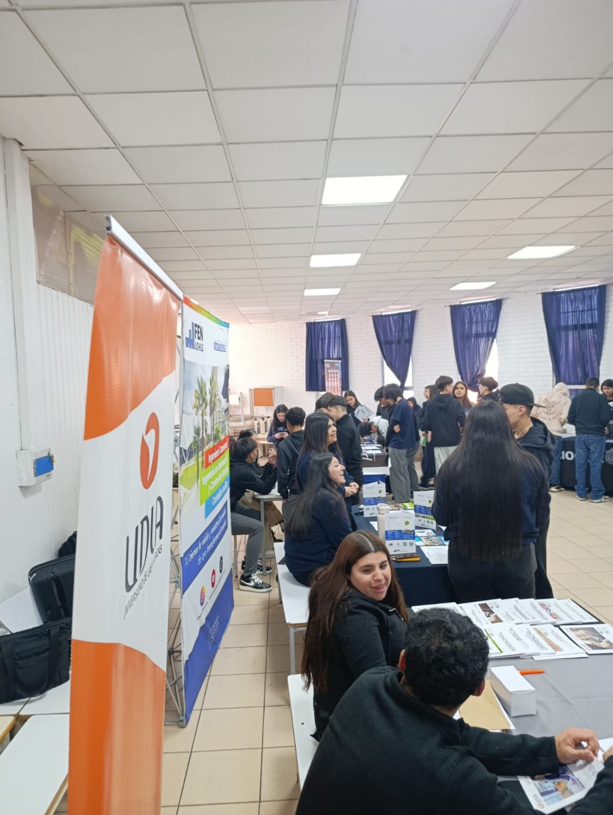 Feria Vocacional en Colegio Los Alpes
