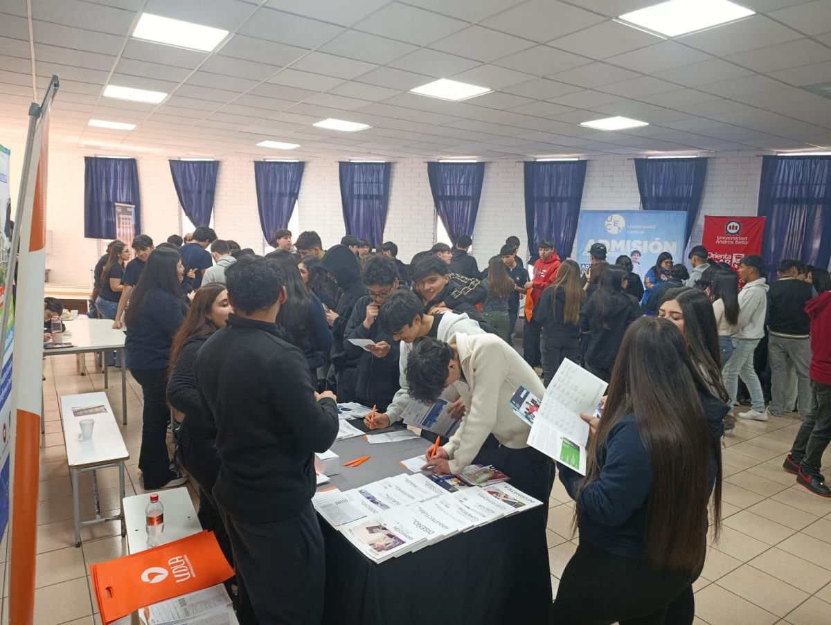 Feria Vocacional en Colegio Los Alpes