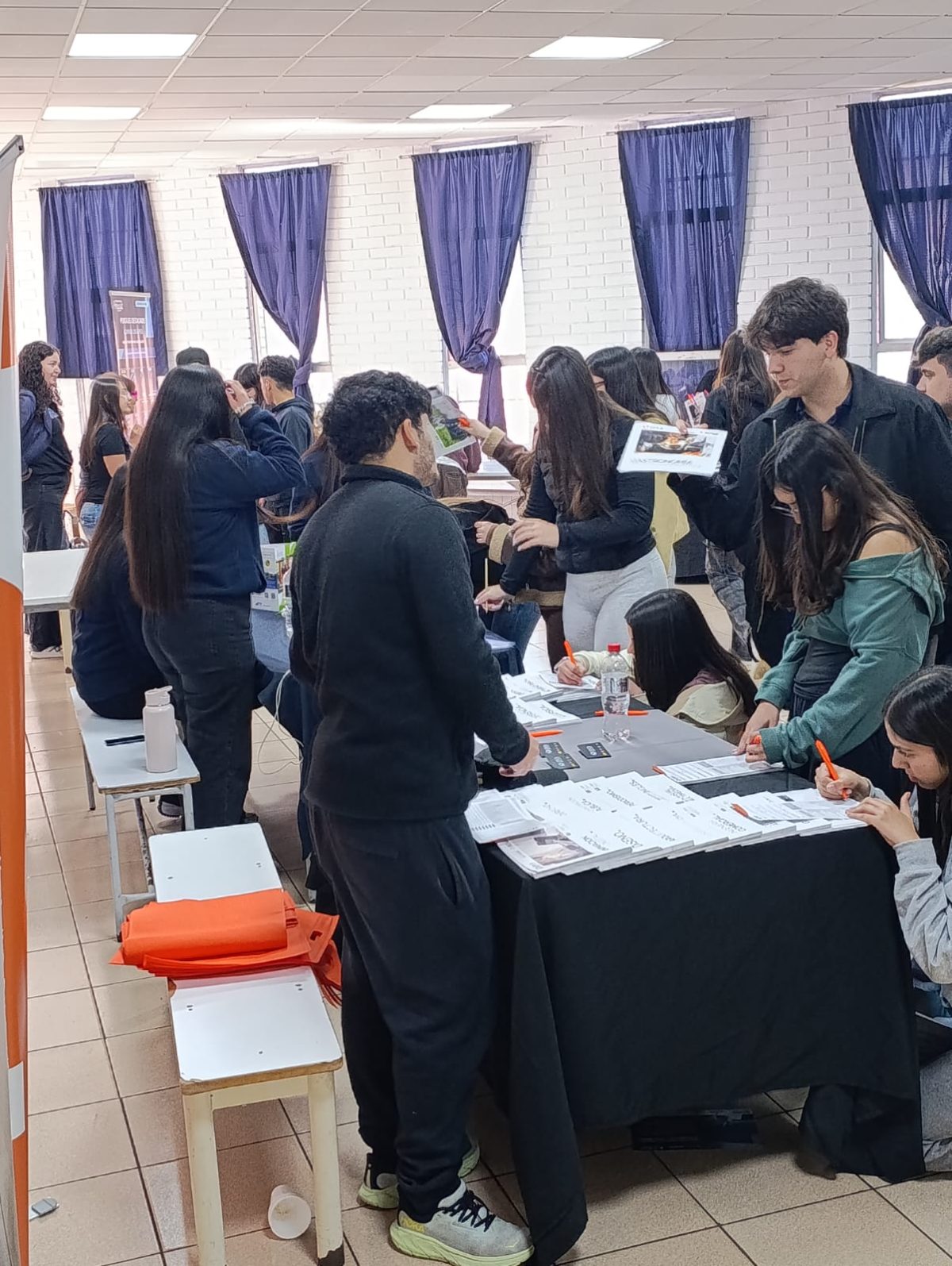 Feria Vocacional en Colegio Los Alpes