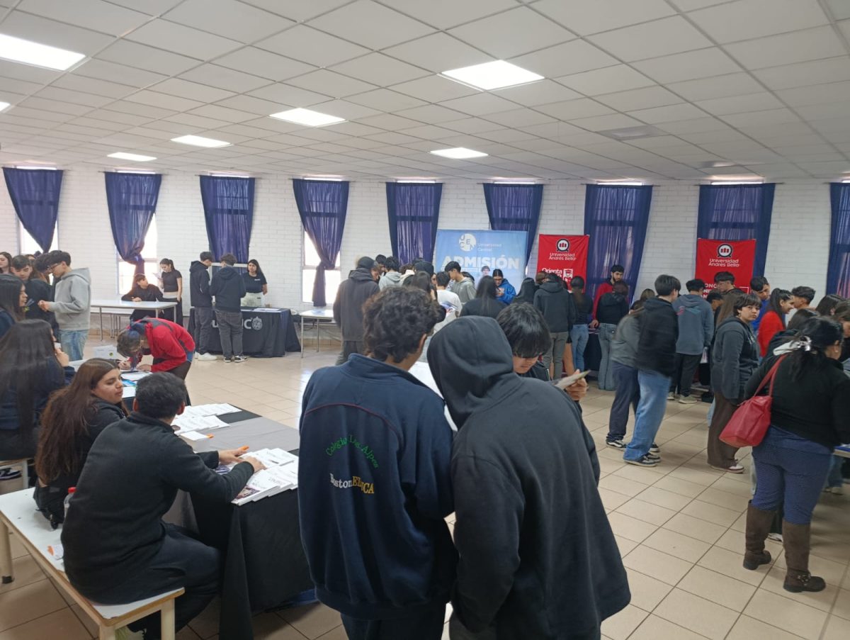 Feria Vocacional en Colegio Los Alpes