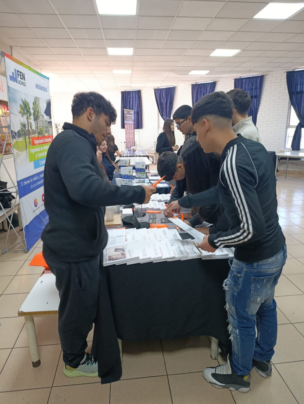 Feria Vocacional en Colegio Los Alpes