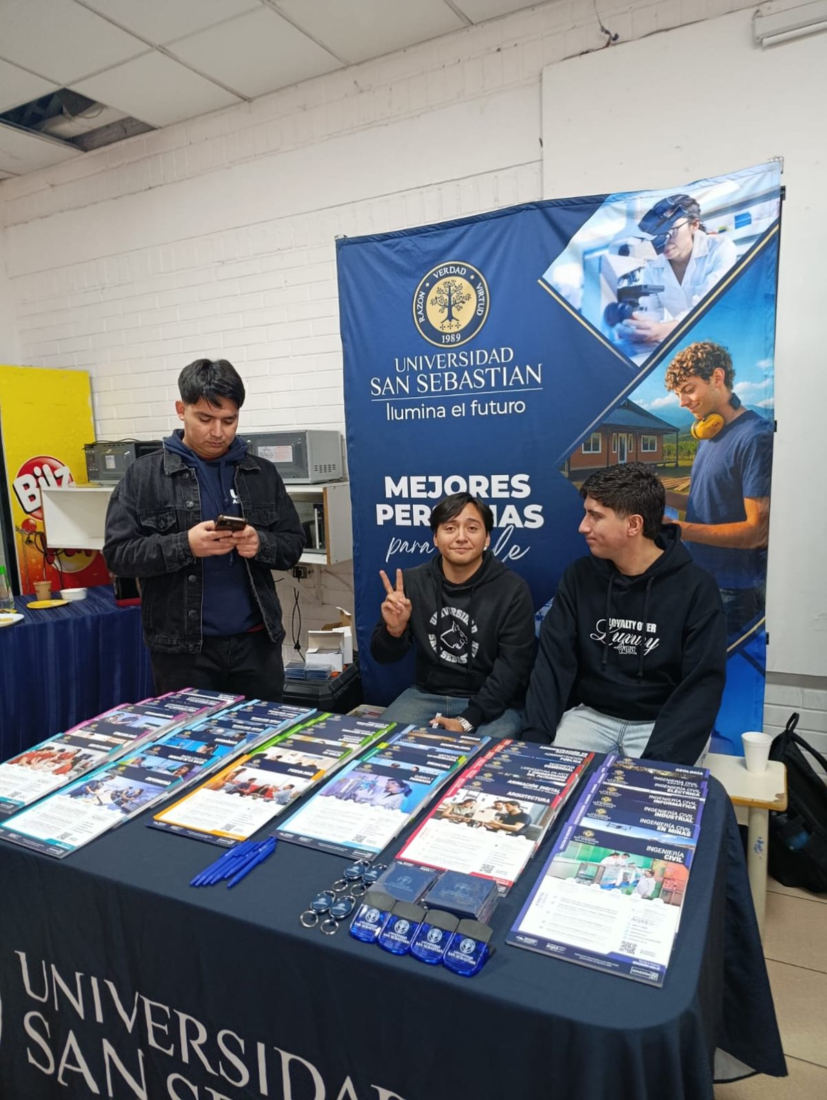Feria Vocacional en Colegio Los Alpes