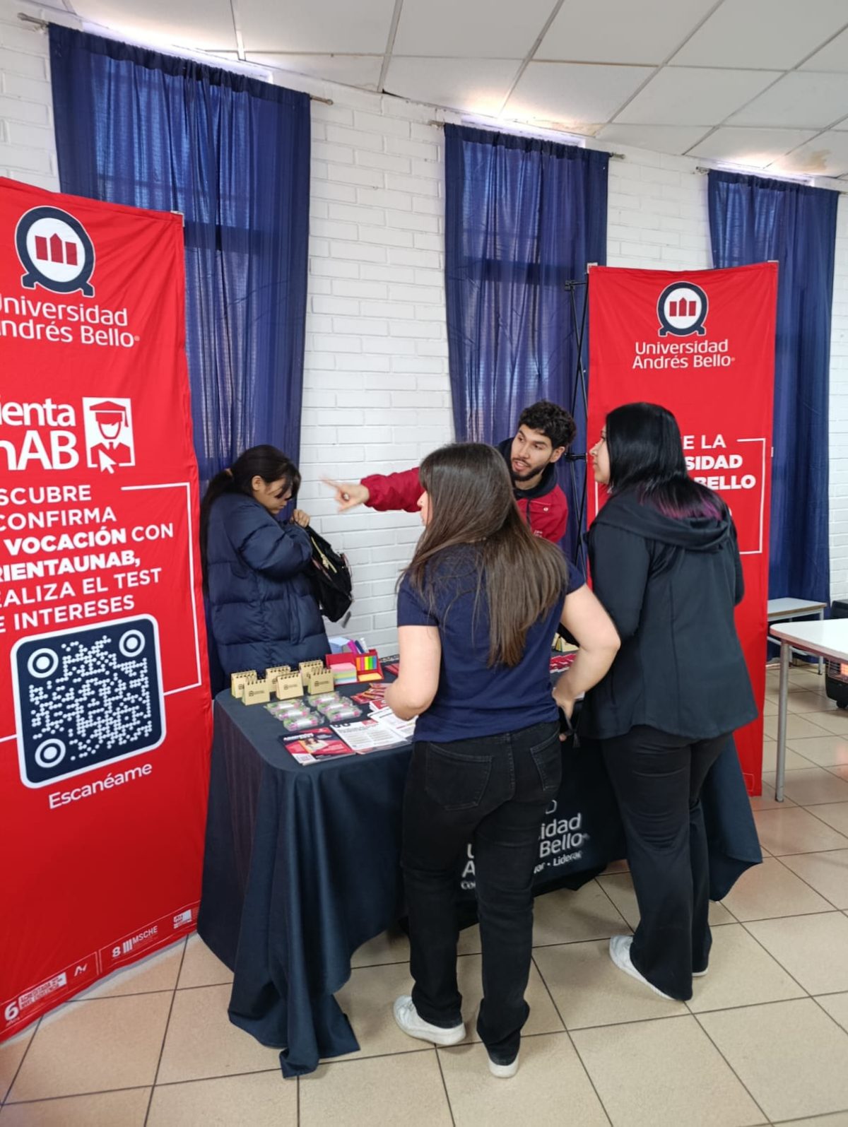 Feria Vocacional en Colegio Los Alpes